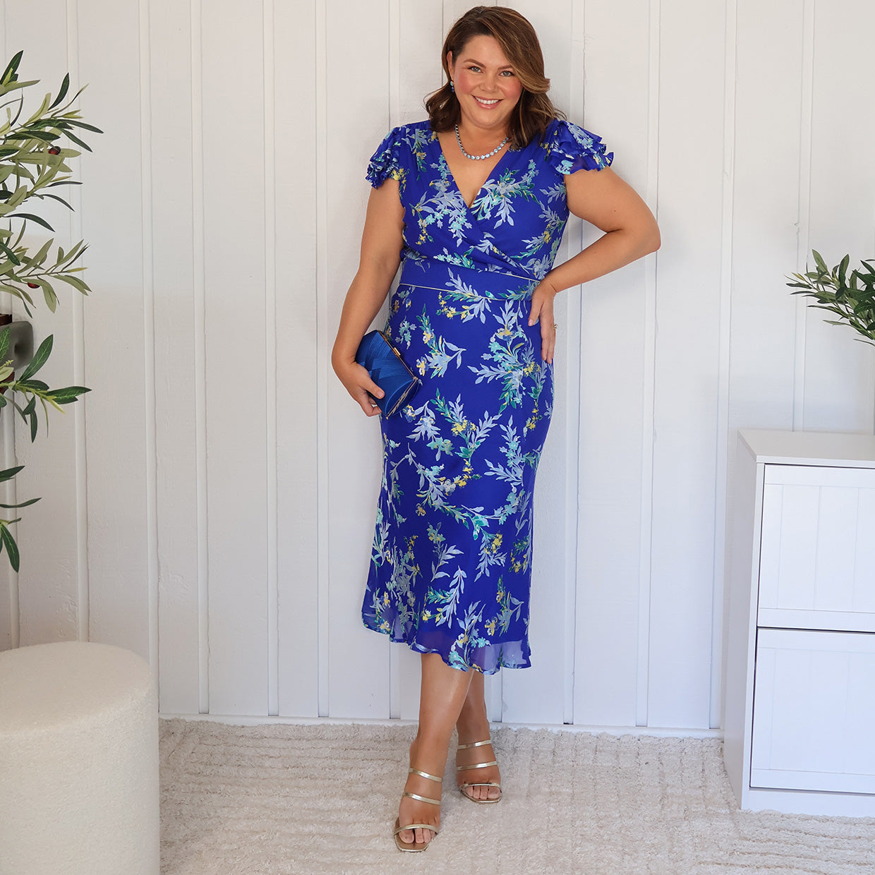 Flattering Dresses For Curvy Body Shapes