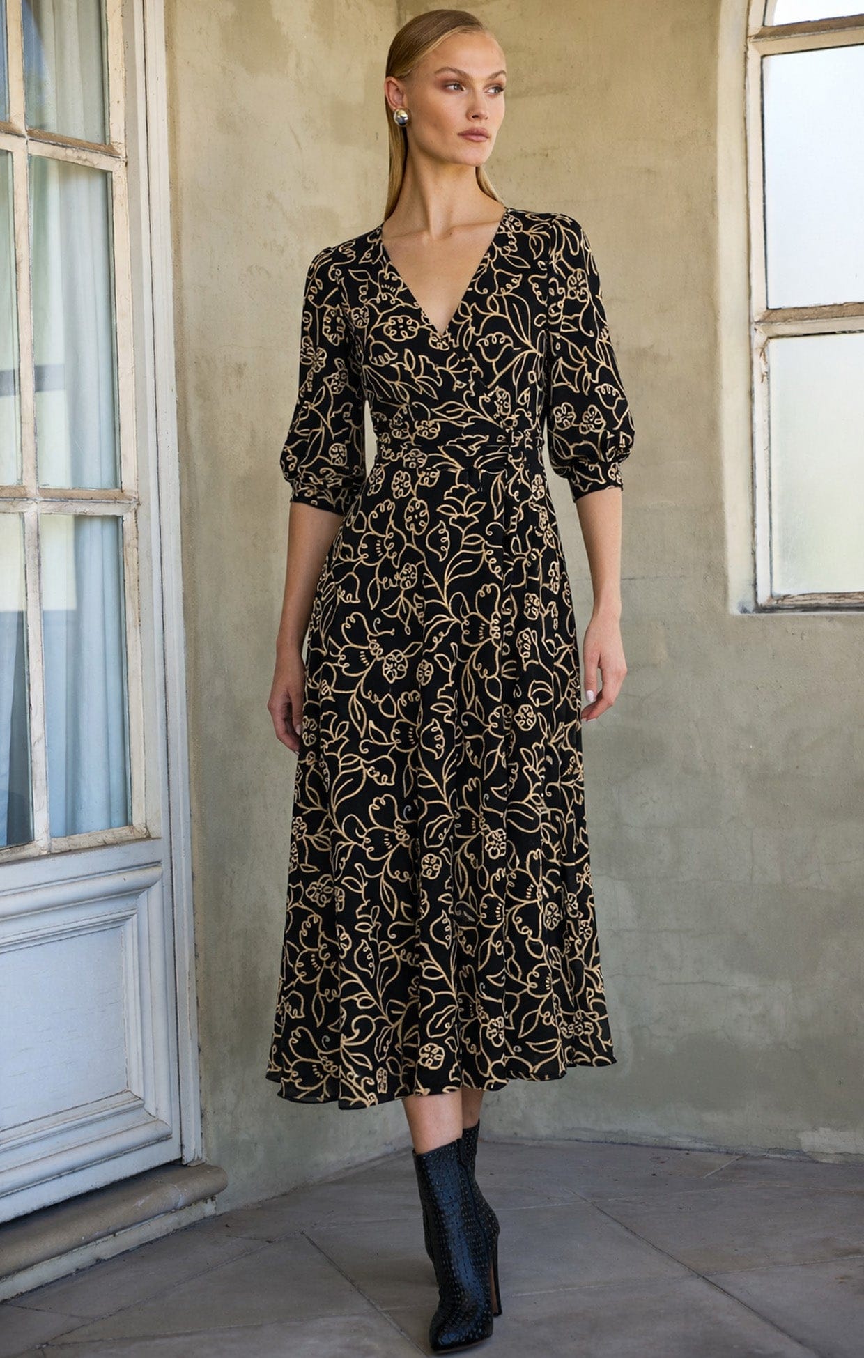 Faye Jersey Midi Dress in Navy Gold Flower