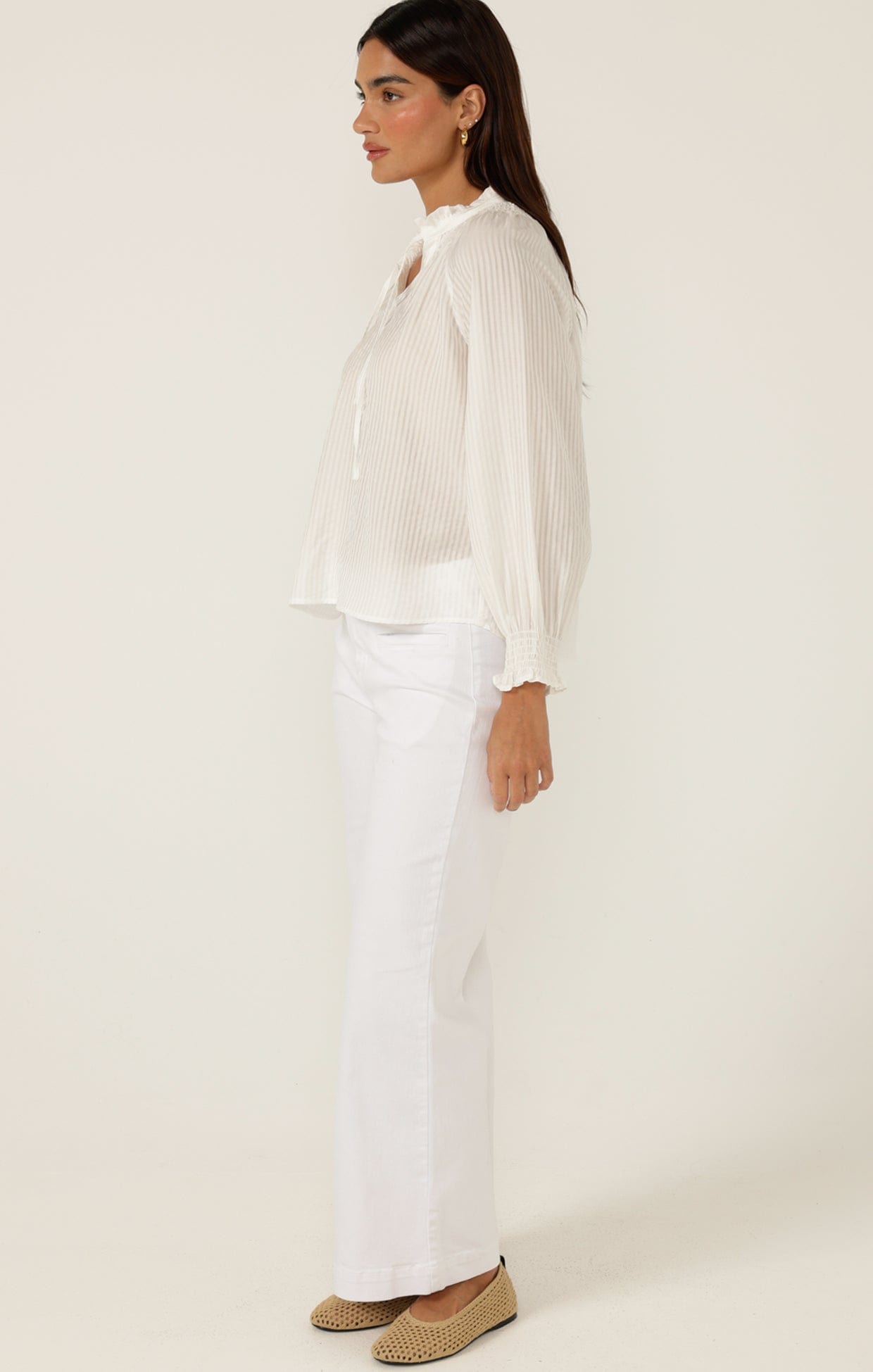 Tops JUST CHILLIN TOP IN WHITE