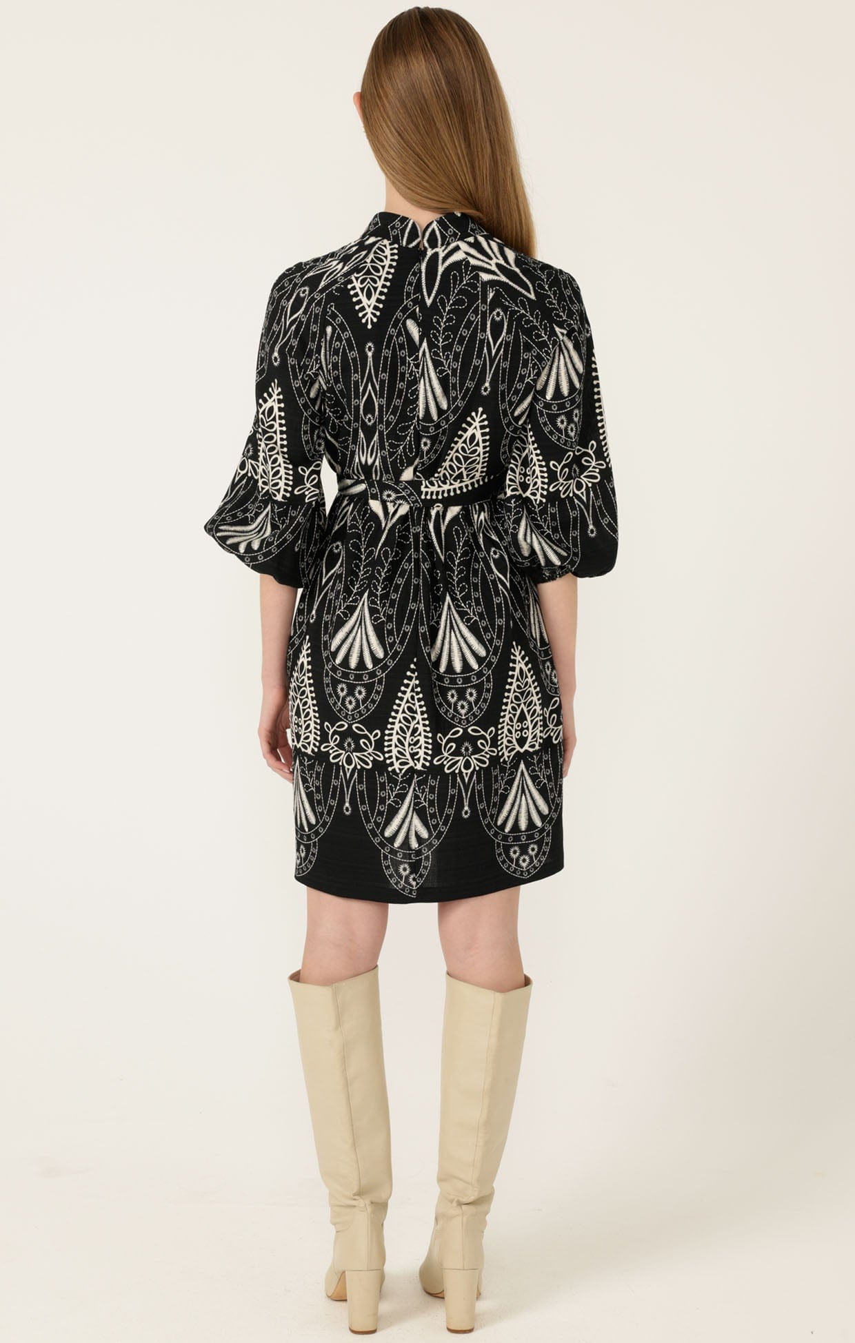 Dresses KIRRA SHIFT DRESS IN BLACK CREAM