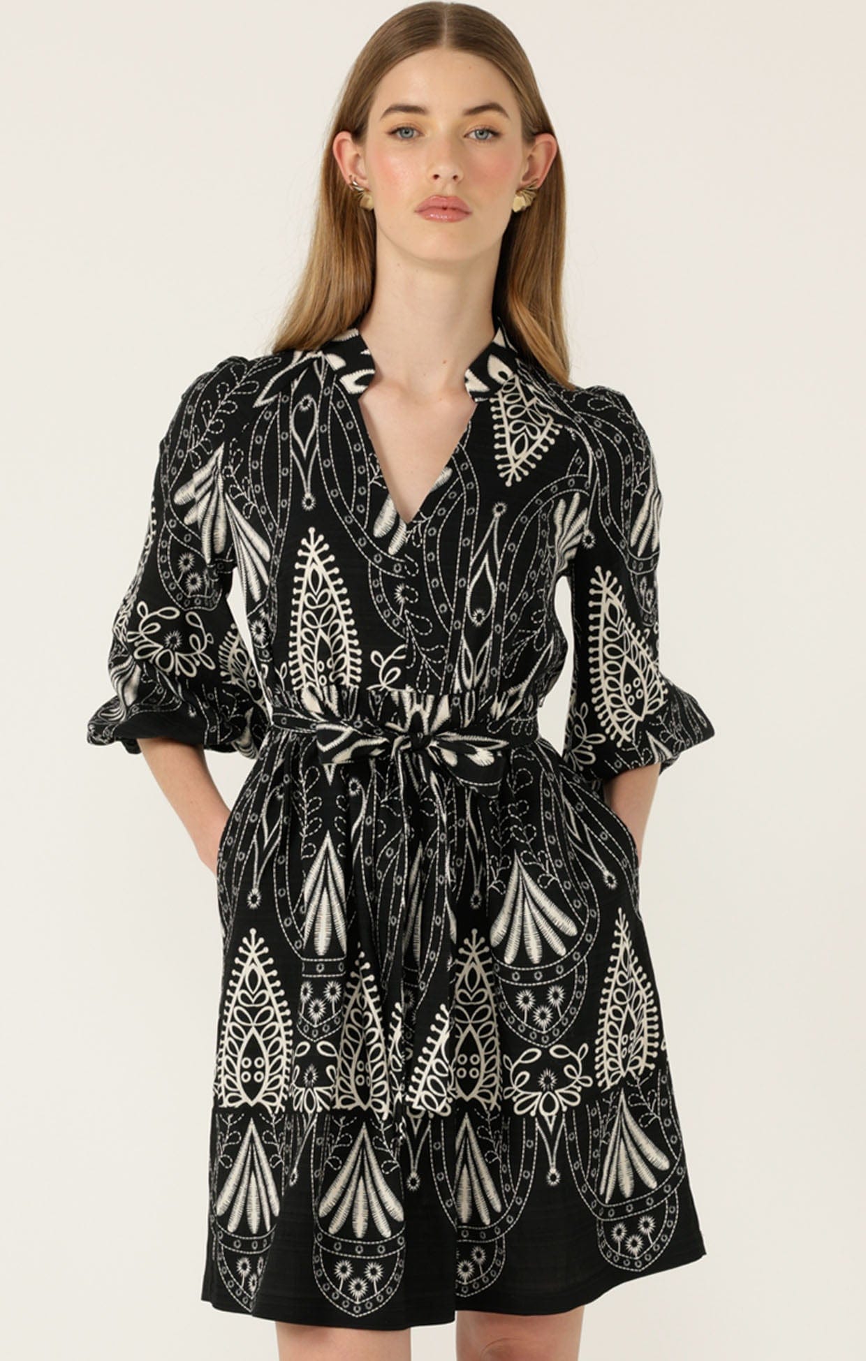 Dresses KIRRA SHIFT DRESS IN BLACK CREAM