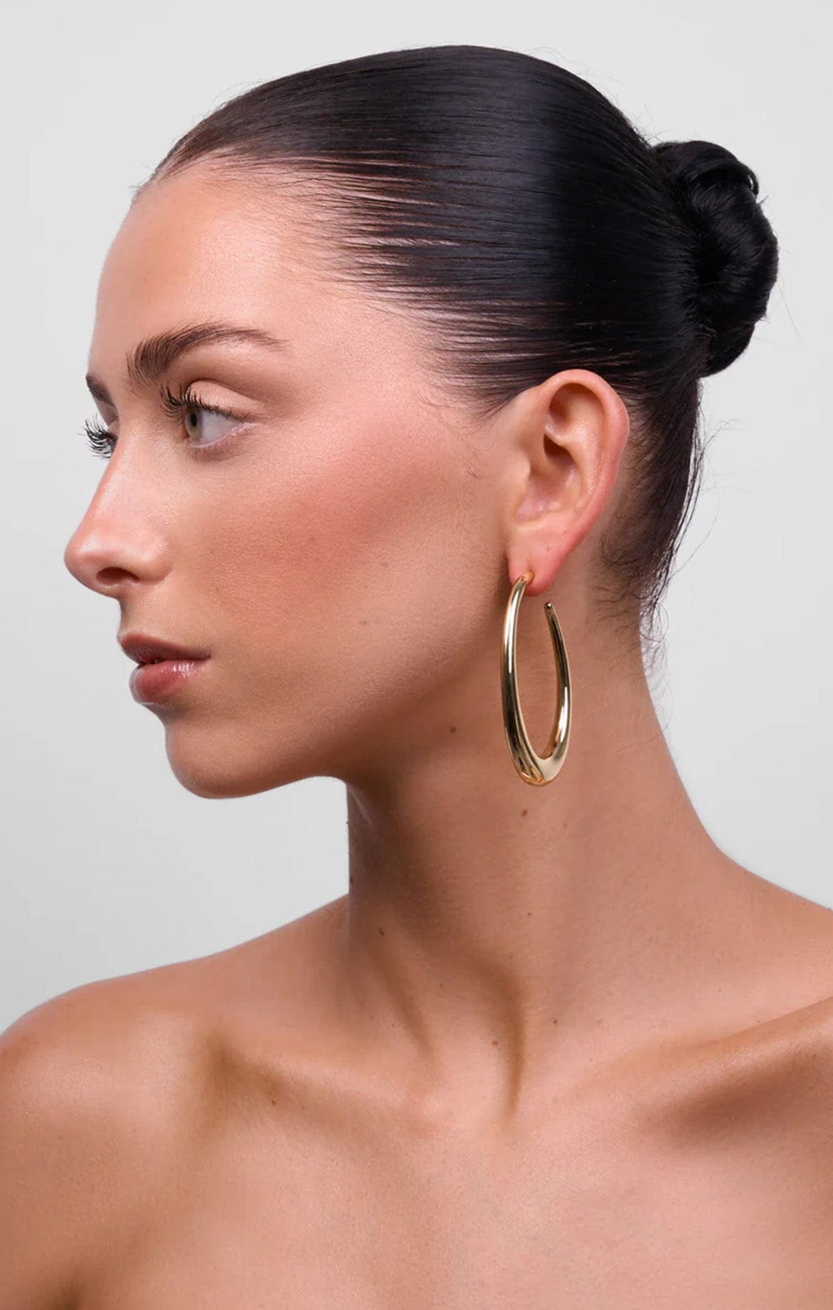 Earrings OS / GOLD CREW HOOP EARRING IN GOLD