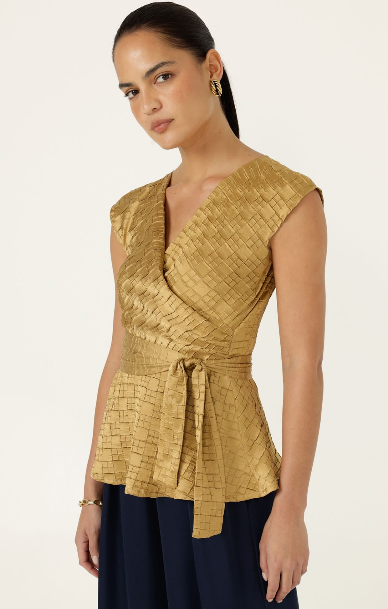 Tops SYLVIA TOP IN GOLD