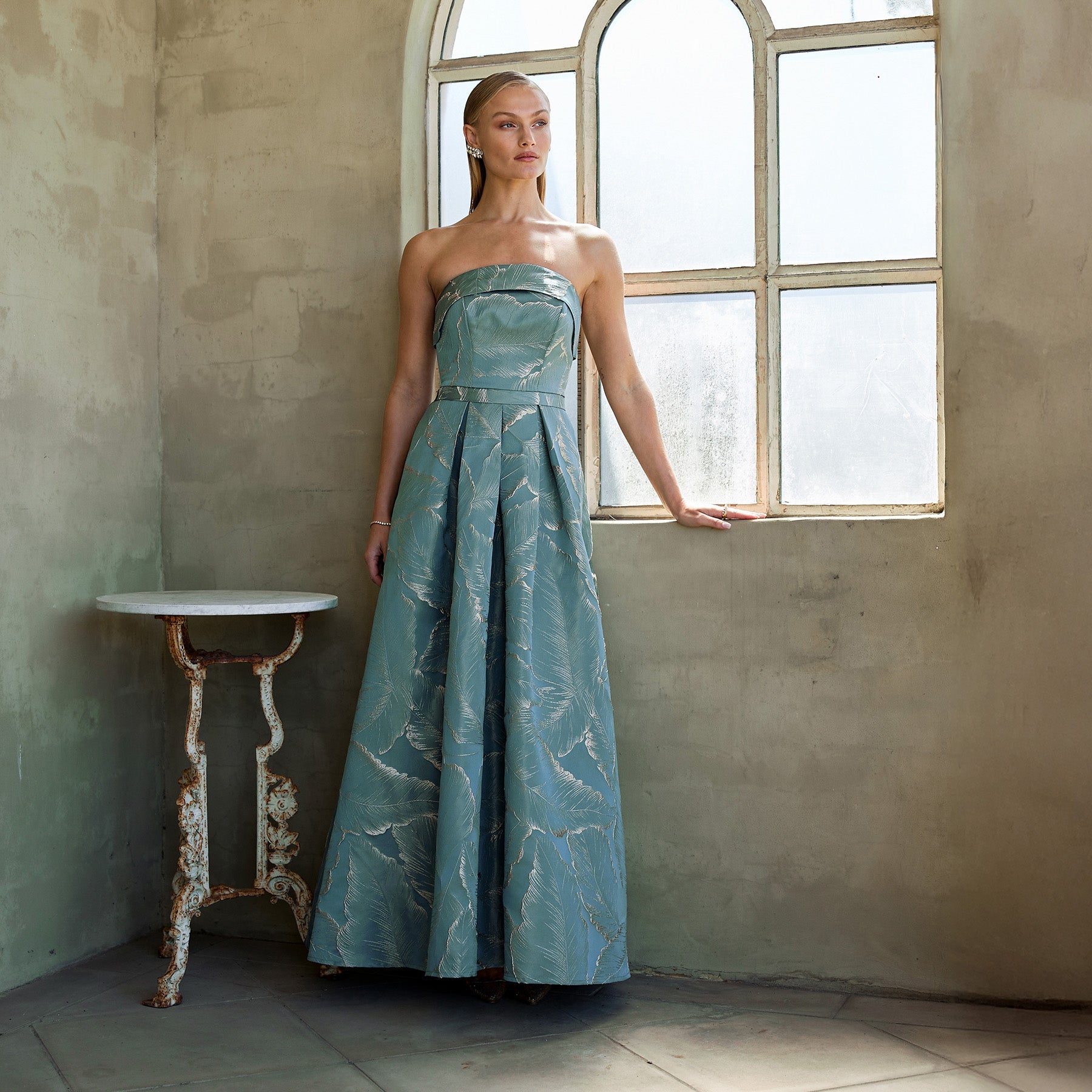 The Psychology of Dress Colours