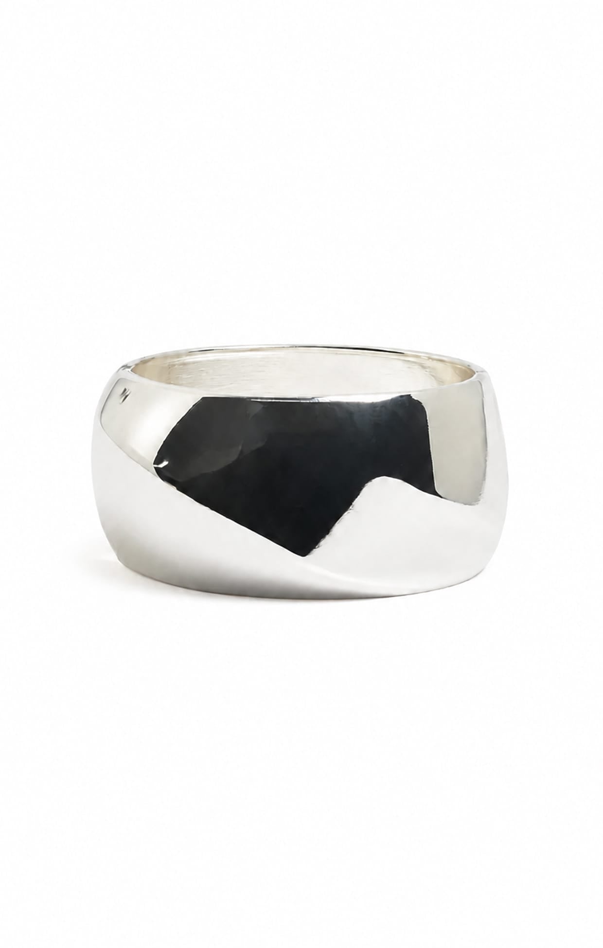BEVELLED CUFF IN SILVER
