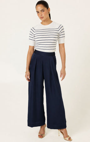 Knitwear EYELET STRIPE KNIT TOP IN WHITE AND NAVY