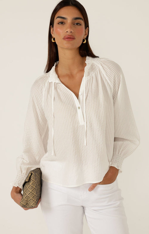 Tops JUST CHILLIN TOP IN WHITE