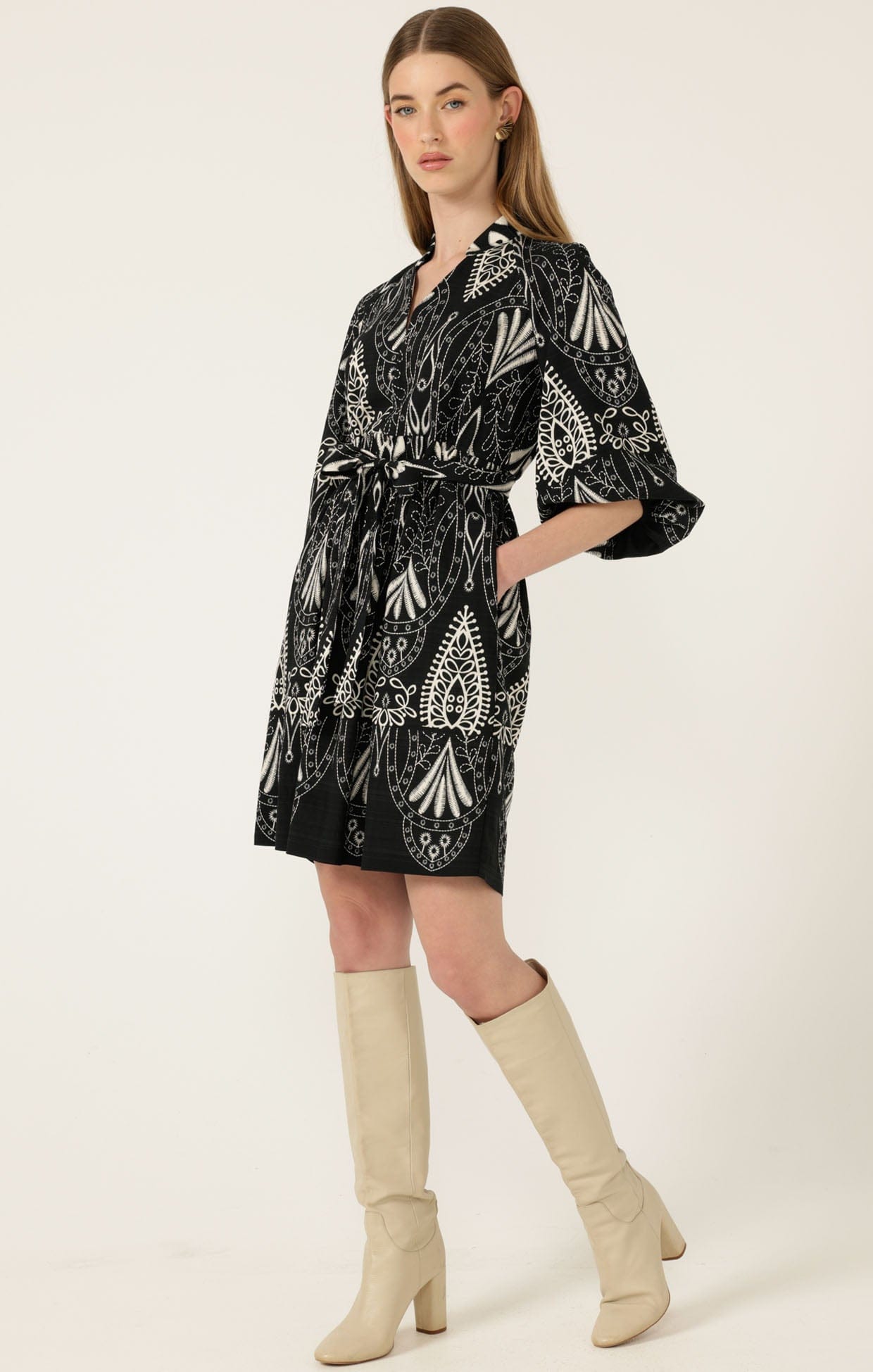 Dresses KIRRA SHIFT DRESS IN BLACK CREAM