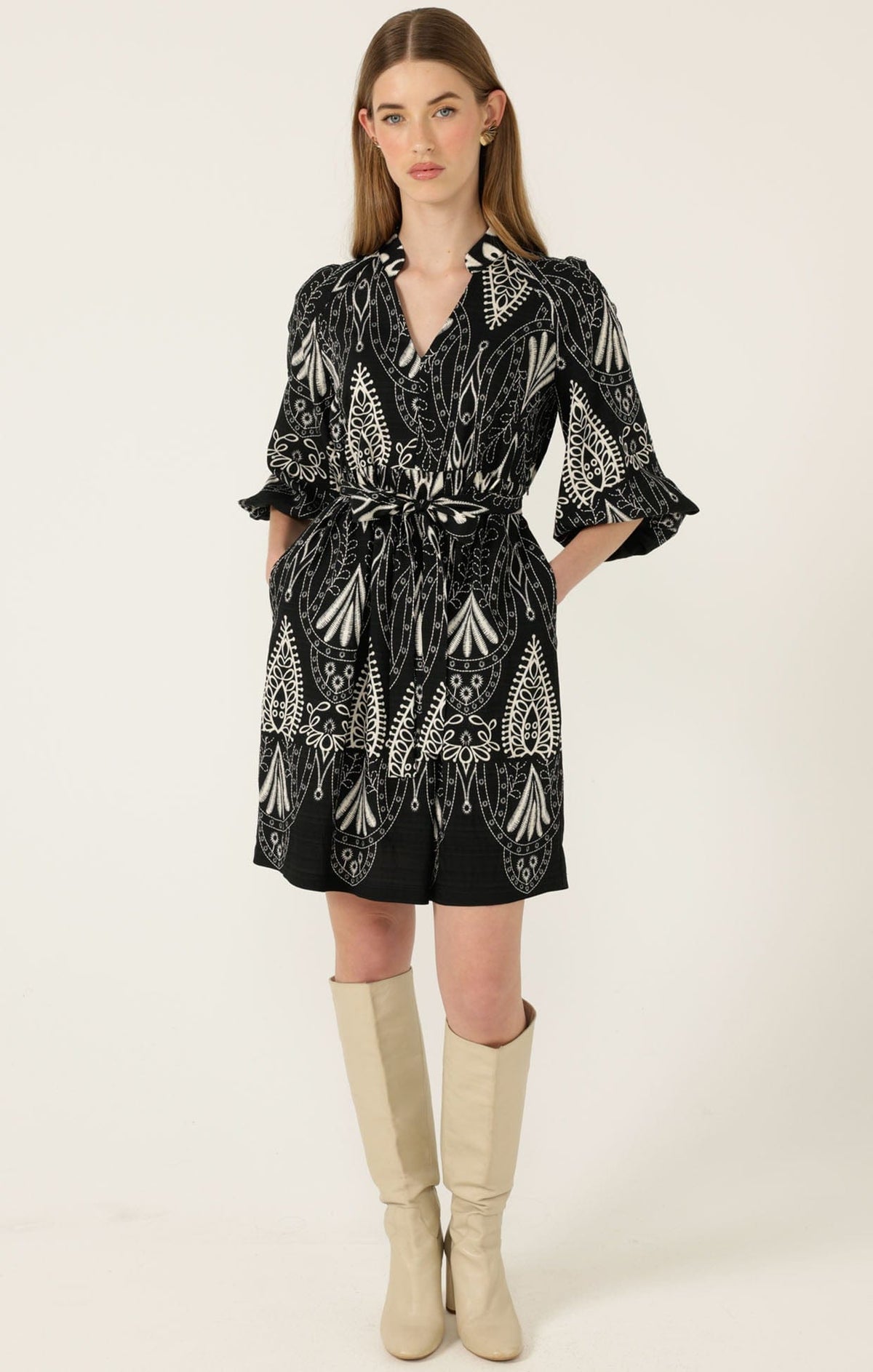 Dresses KIRRA SHIFT DRESS IN BLACK CREAM