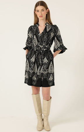 Dresses KIRRA SHIFT DRESS IN BLACK CREAM