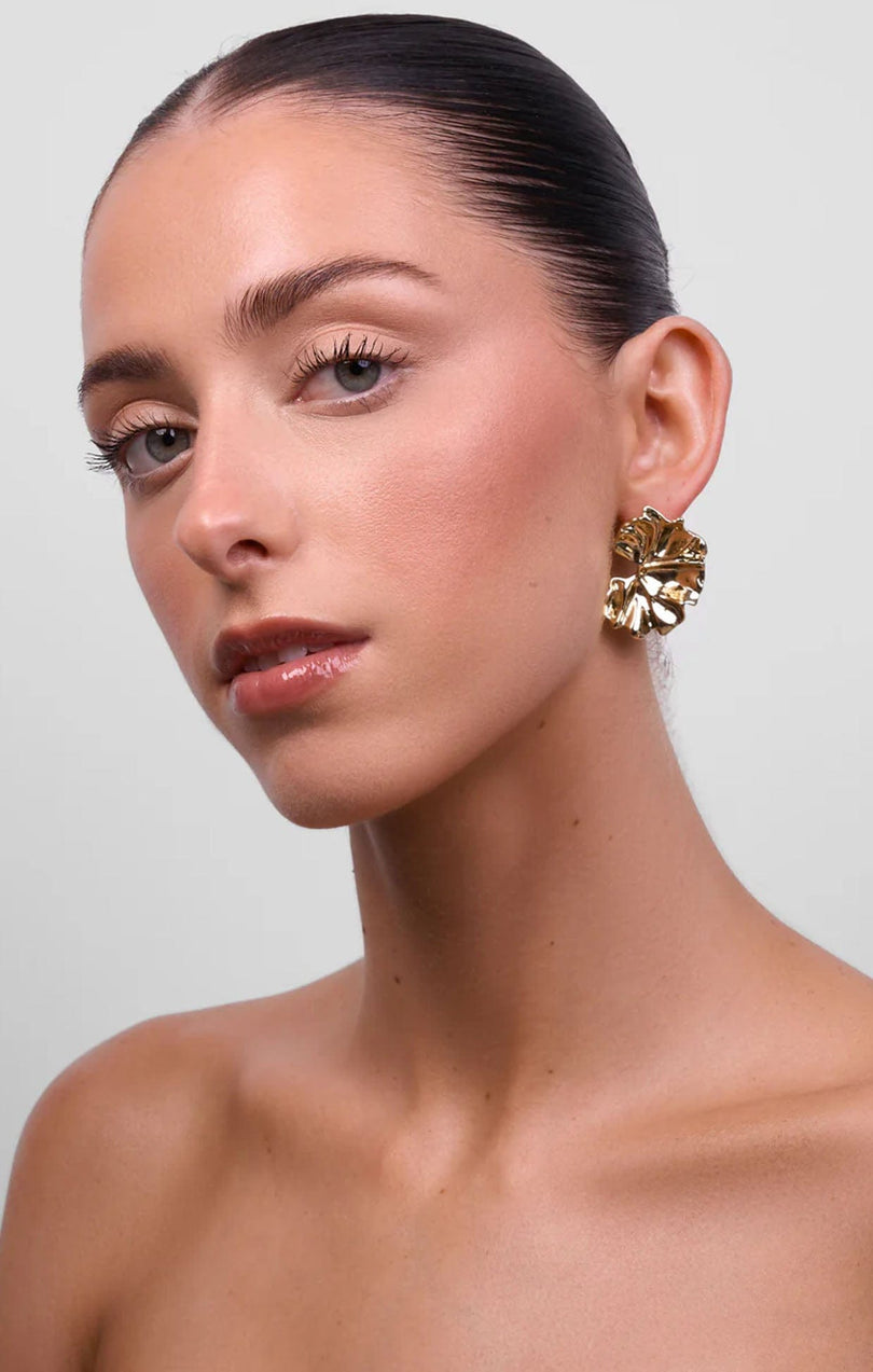 Earrings OS / GOLD HENRIETTA EARRING IN GOLD