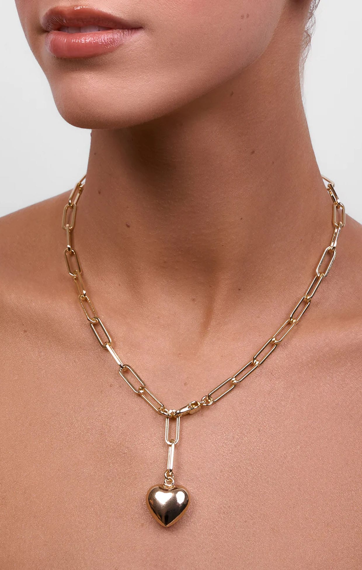 Necklaces OS / GOLD LOTTE HEART NECKLACE IN GOLD