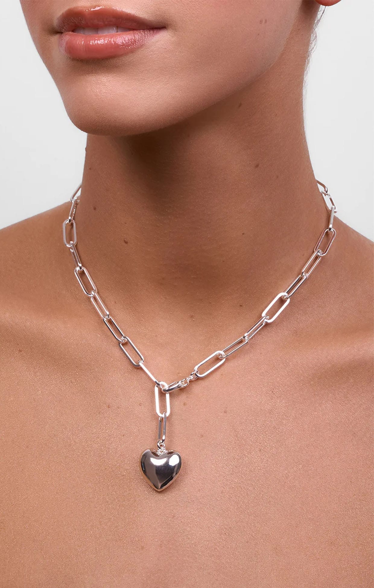 Necklaces OS / SILVER LOTTE HEART NECKLACE IN SILVER